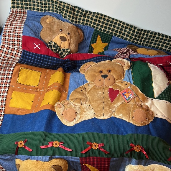 Brand new Patchwork Teddy Bear Quilt and Pillow for Baby Toddler or Child’s Room - Picture 5 of 9
